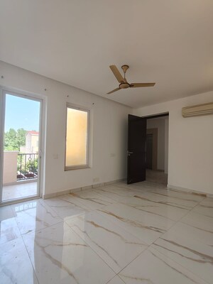 Room in 5 BHK Villa at Emaar Marbella, Sector 66 – for Rent