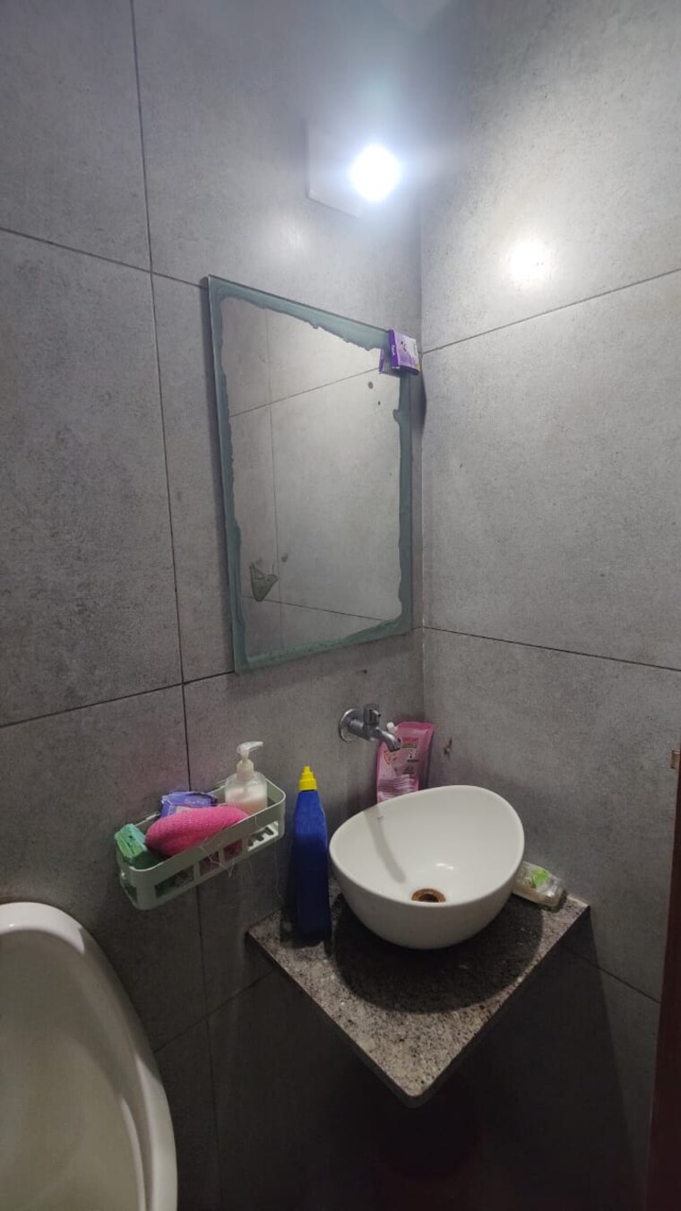 Bathroom, jagatpur Commercial Office Space 610 Sq.Ft. In Jagatpur Ahmedabad 10704543