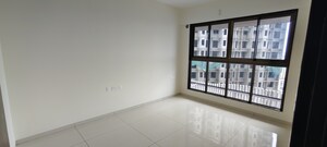 Room in 2 BHK Apartment at Chandak 34 Park Estate, Goregaon West – for Rent