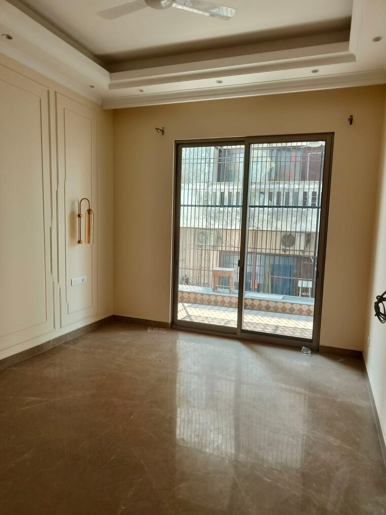 Room, safdarjung enclave 4 Bedroom 300 Sq.Ft. Builder Floor In Safdarjung Enclave Delhi 10704580