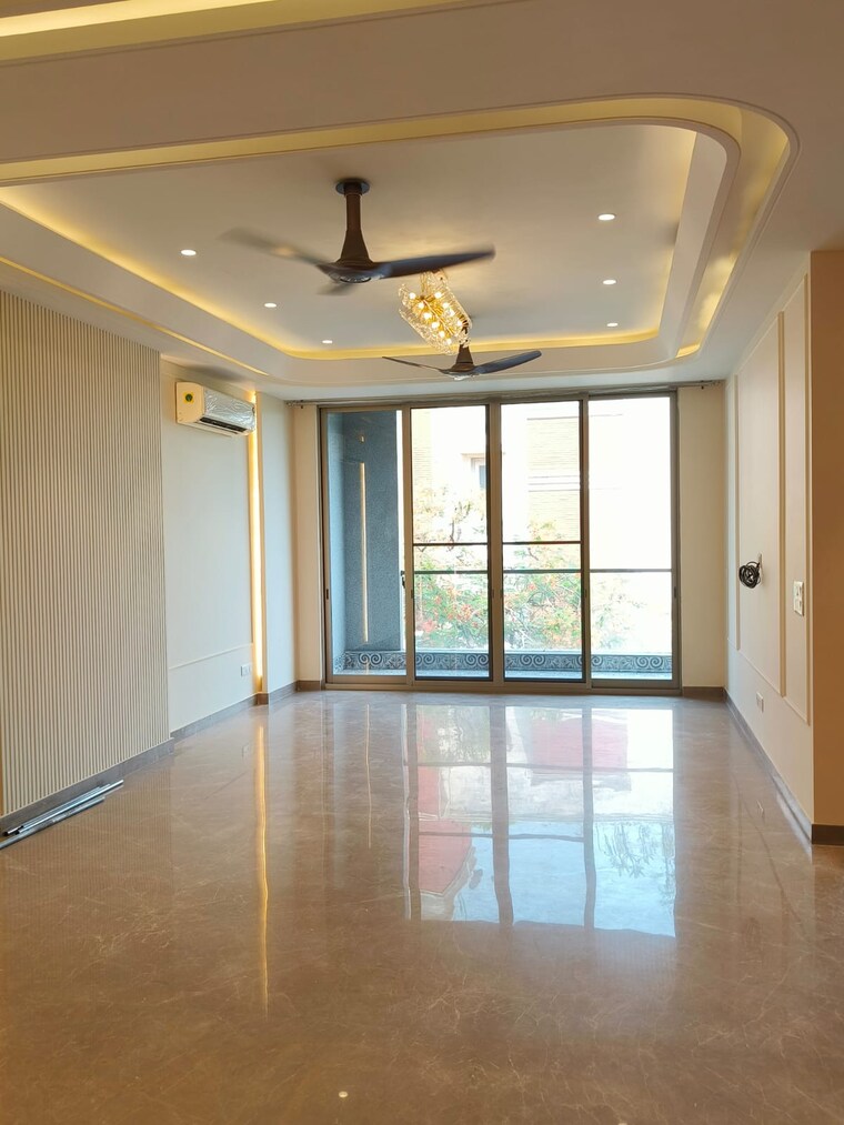 Room, safdarjung enclave 4 Bedroom 300 Sq.Ft. Builder Floor In Safdarjung Enclave Delhi 10704580