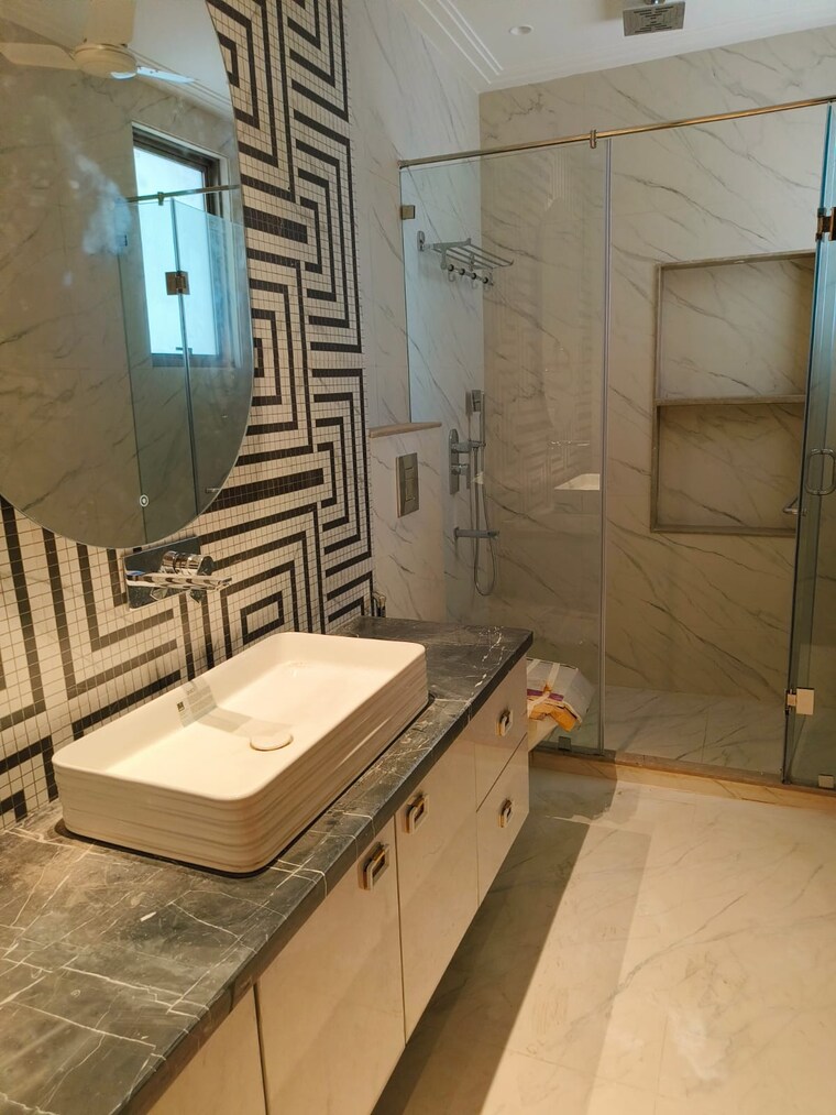 Bathroom, safdarjung enclave 4 Bedroom 300 Sq.Ft. Builder Floor In Safdarjung Enclave Delhi 10704580