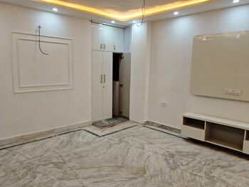 2 BHK Builder Floor for Rent in Kishangarh, Delhi