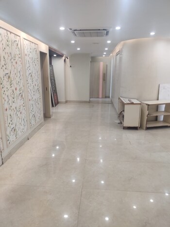 Showroom for Rent in Defence Colony, Delhi