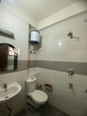 2 BHK Builder Floor for Rent in Malviya Nagar, Delhi