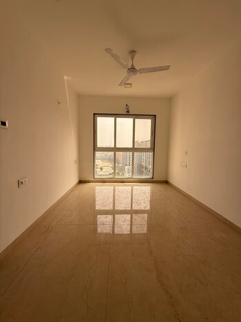 3 BHK Flat for Sale in Lokhandwala Complex, Mumbai