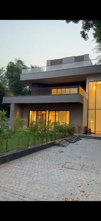 6 BHK Villa for Sale in Chattarpur, Delhi
