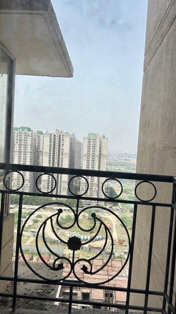 Prateek Grand City