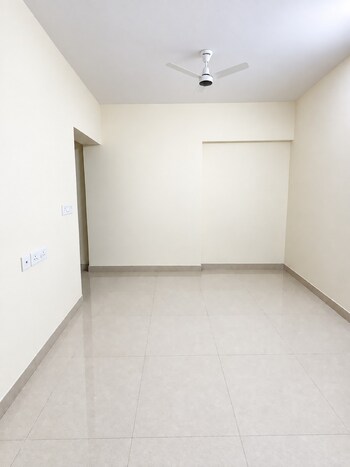 2 BHK Flat for Rent in Goregaon West, Mumbai