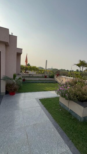 3 BHK Builder Floor For Sale in Sarvapriya Vihar