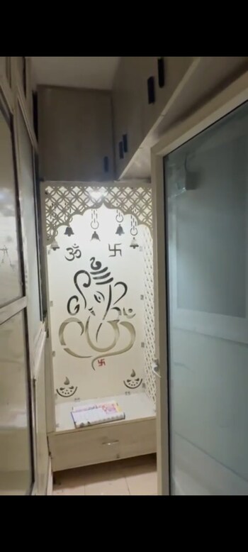 Gaur City 7th Avenue