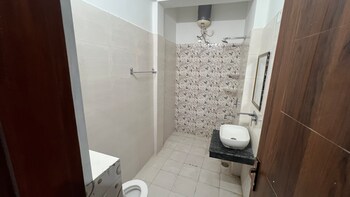 2 BHK Flat for Rent in Pir Machalla, Zirakpur