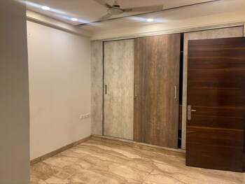 3 BHK Builder Floor for Rent in Shivalik Colony, Delhi