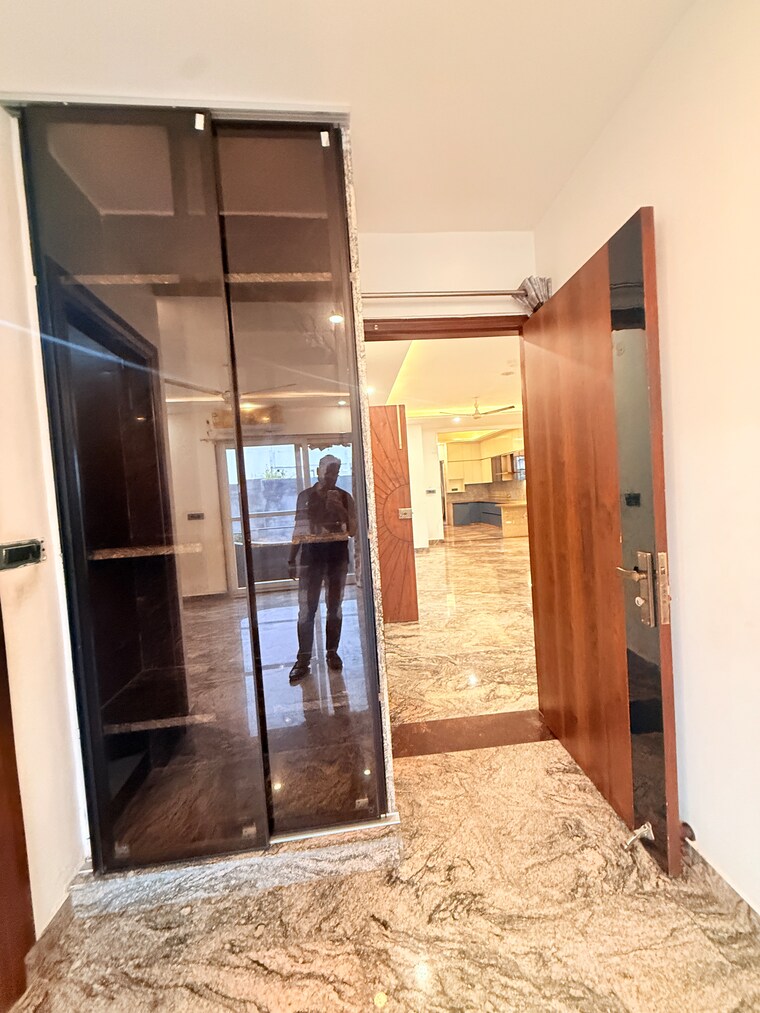 Kitchen, sector 105 3 Bedroom 3229 Sq.Ft. Builder Floor In Sector 105 Noida 10712384