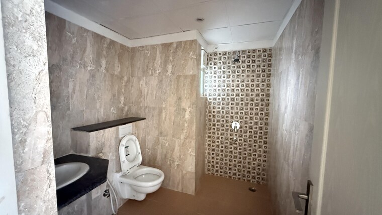 Bathroom, sector 23 4 Bedroom 2200 Sq.Ft. Builder Floor In Sector 23 Gurgaon 10713506