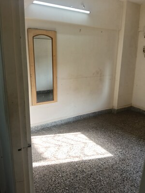 Room in 1 BHK Apartment at Gokul Nagari 1, Kandivali East – for Rent