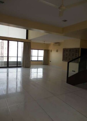 Room in 5 BHK Apartment at DSK Durgamata Towers, Cuffe Parade – for Rent