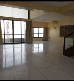 Room in 5 BHK Apartment at DSK Durgamata Towers, Cuffe Parade – for Rent