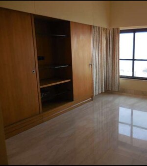 Room in 5 BHK Apartment at DSK Durgamata Towers, Cuffe Parade – for Rent