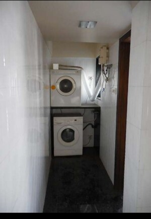 Bathroom in 5 BHK Apartment at DSK Durgamata Towers, Cuffe Parade – for Rent