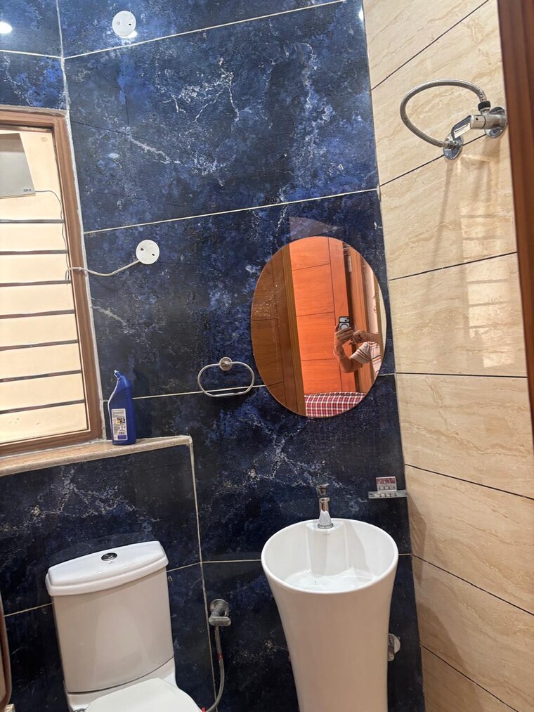 Bathroom, aerocity 3 Bedroom 200 Sq.Yd. Builder Floor In Aerocity Mohali 10713568