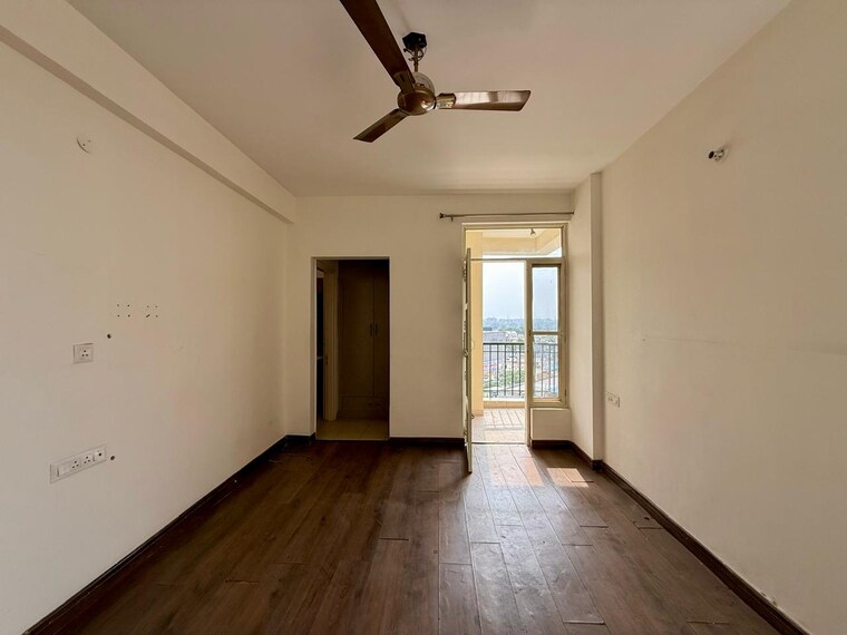 Room, vip road 3 Bedroom 1910 Sq.Ft. Apartment In Vip Road Zirakpur 10713569
