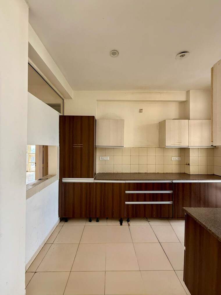 Kitchen, vip road 3 Bedroom 1910 Sq.Ft. Apartment In Vip Road Zirakpur 10713569