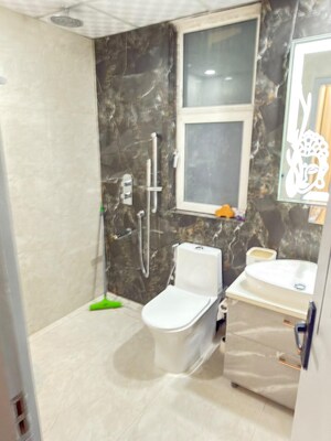 Bathroom in 1 BHK Builder Floor at Sector 21 – for Rent