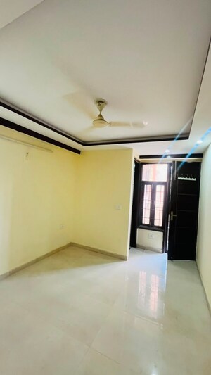 Room in 2 BHK Builder Floor at Chattarpur – for Rent
