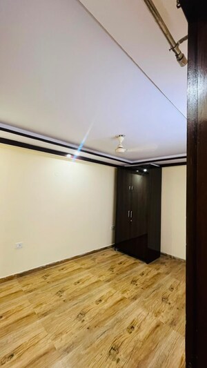 Room in 2 BHK Builder Floor at Chattarpur – for Rent