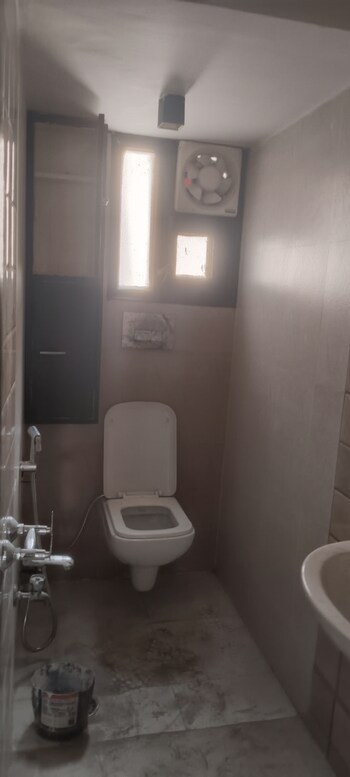 3 BHK Flat for Sale in Sarita Vihar, Delhi
