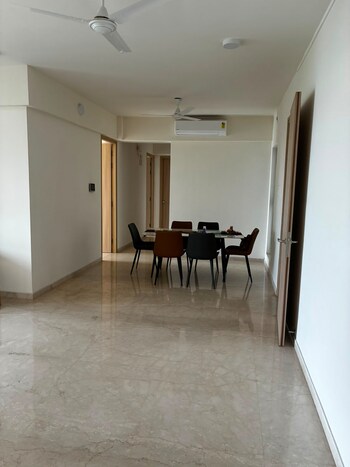 Lalani Grandeur