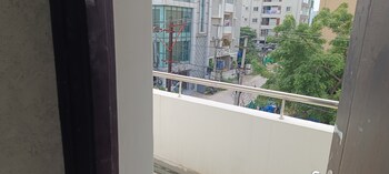 3 BHK Flat for Sale in Guttala Begumpet, Hyderabad
