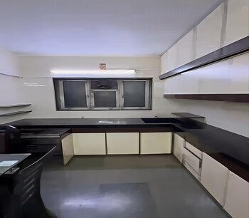 1 BHK Flat for Rent in Dadar East, Mumbai