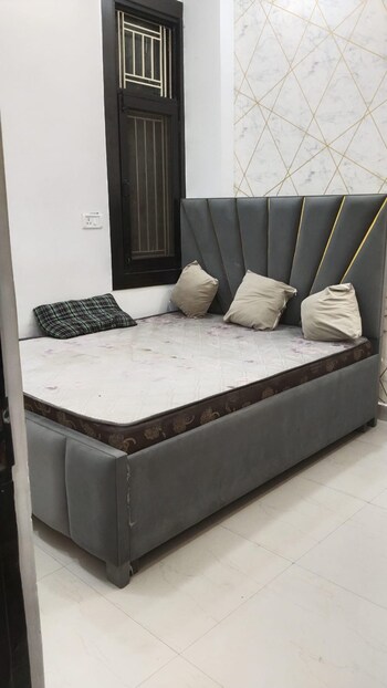 2 BHK Builder Floor for Rent in Niti Khand I, Ghaziabad