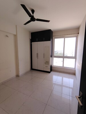 Room in 2.5 BHK Apartment at Shriram Summitt, Electronic City Phase I – for Rent