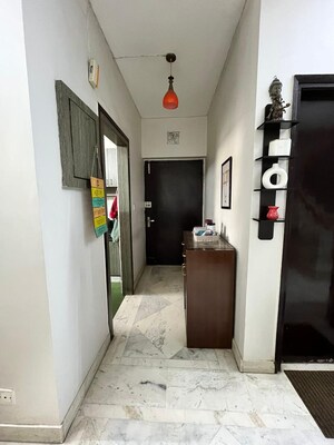 Building Lobby in 4 BHK Builder Floor at Ansal Harmony Homes, Sector 57 – for Sale