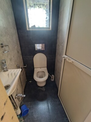 Team Area in 2 BHK Apartment at River Park Complex, Dahisar East – for Rent
