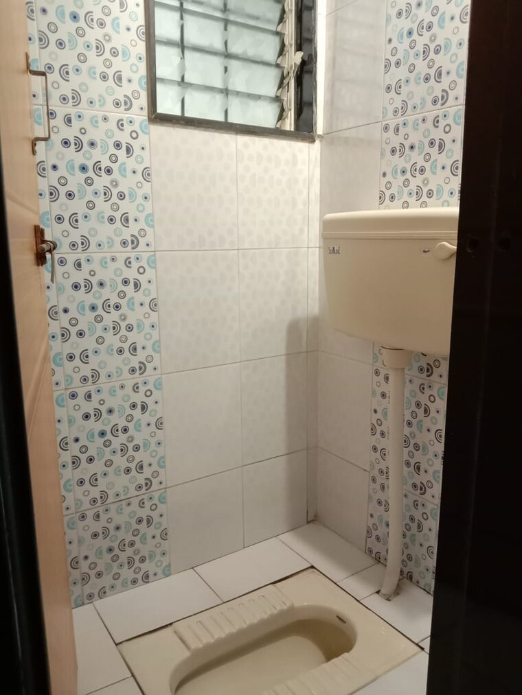 Bathroom, bhusari colony 2 Bedroom 1050 Sq.Ft. Apartment In Bhusari Colony Pune 10717625