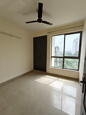 Room in 2 BHK Apartment at Unitech Uniworld Gardens 2, Sector 47 – for Rent