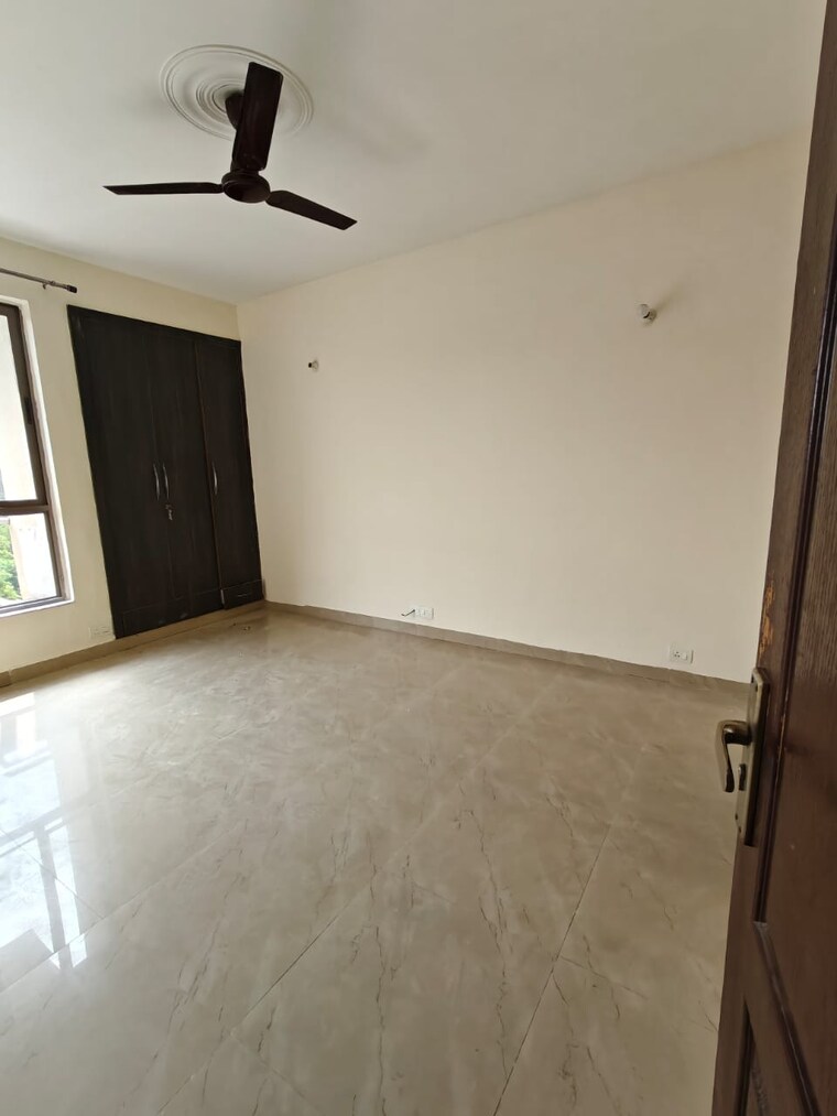 Room, unitech-uniworld-gardens-2 2 Bedroom 973 Sq.Ft. Apartment In Sector 47 Gurgaon 10717622