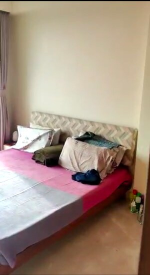 Bedroom in 3 BHK Apartment at Transcon Flora Heights, Andheri West – for Rent