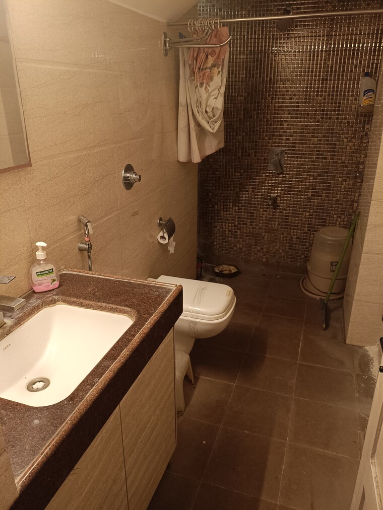 Bathroom, k-raheja-gardens 4 Bedroom 4500 Sq.Ft. Villa In Wanowrie Pune 10717682