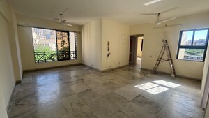 Room in 2 BHK Apartment at Hiranandani Gardens Golden Oak, Powai – for Rent
