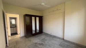 Room in 2 BHK Apartment at Hiranandani Gardens Golden Oak, Powai – for Rent