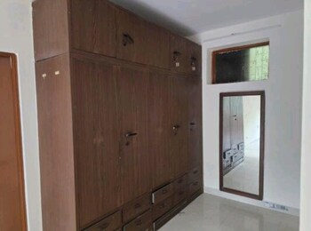 2 BHK House for Rent in Sector 31, Noida