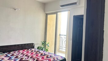 Prateek Grand City