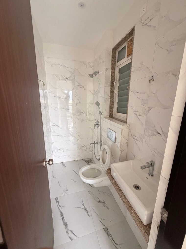 Bathroom, lodha-eternis 2 Bedroom 783 Sq.Ft. Apartment In Andheri East Mumbai 10718585