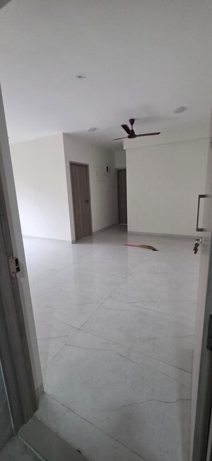Room in 2 BHK Apartment at 153 Skye, Matunga West – for Rent