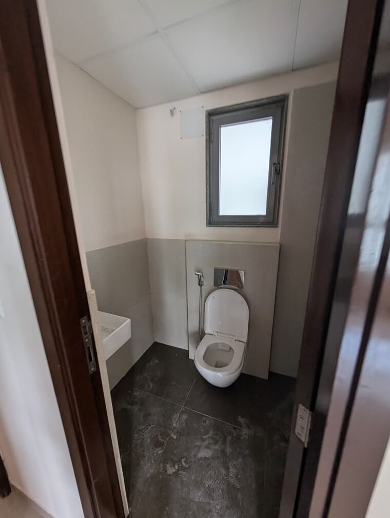 Bathroom, dosti-tulip 3 Bedroom 923 Sq.Ft. Apartment In Balkum Pada Thane 10718574